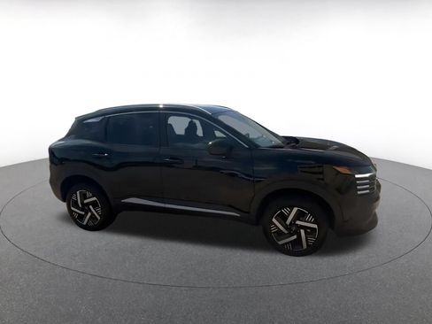 Used 2026 Nissan Kicks SV w/ Cold Weather Package FWD image 2