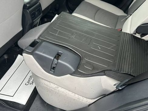 Used 2025 Toyota RAV4 XLE AWD/4WD image 34