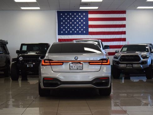 Used 2020 BMW 740i w/ M Sport Package image 17