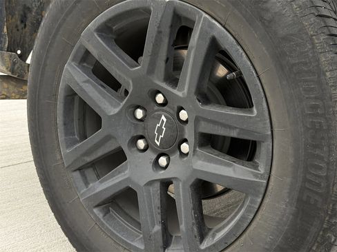 Certified 2024 Chevrolet Silverado 1500 Custom w/ LPO, Dark Essentials Package image 9