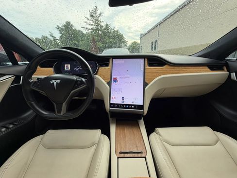 Used 2020 Tesla Model S Long Range Plus AWD/4WD image 2