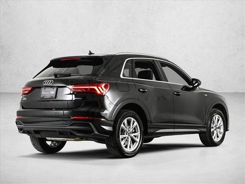Certified 2025 Audi Q3 2.0T Premium w/ Convenience Package AWD/4WD image 5