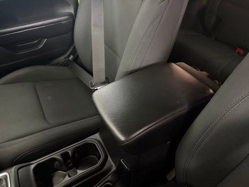 Used 2018 Jeep Wrangler Unlimited Sport S image 28