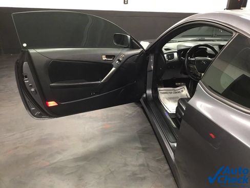 Used 2015 Hyundai Genesis 3.8 RWD image 20