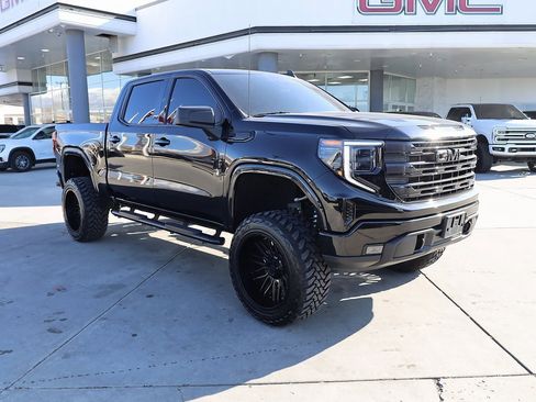 Used 2022 GMC Sierra 1500 Elevation w/ LPO, Elevation Black Package image 8