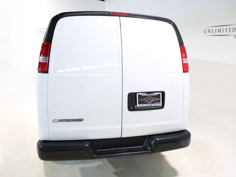 Used 2019 Chevrolet Express 3500 w/ Driver Convenience Package RWD image 56