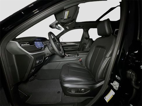 New 2025 Jeep Grand Cherokee Limited w/ Luxury Tech Group II image 14