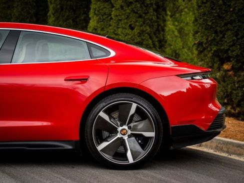 Used 2020 Porsche Taycan Turbo image 11