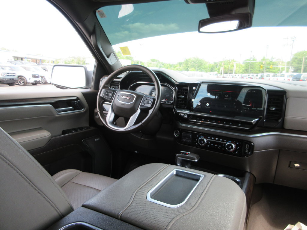 Used 2022 GMC Sierra 1500 SLT w/ SLT Premium Package AWD/4WD image 24