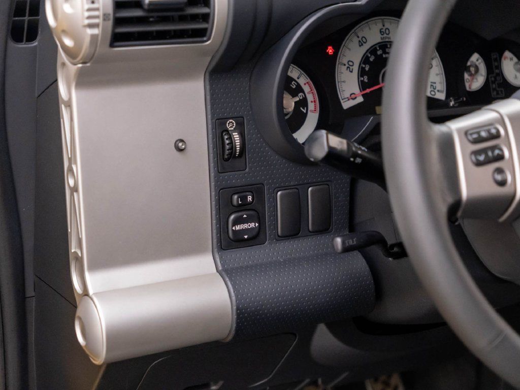 Used 2007 Toyota FJ Cruiser 4WD w/ Upgrade Pkg 2 image 20