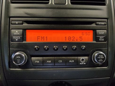 Used 2016 Nissan Versa S FWD image 25