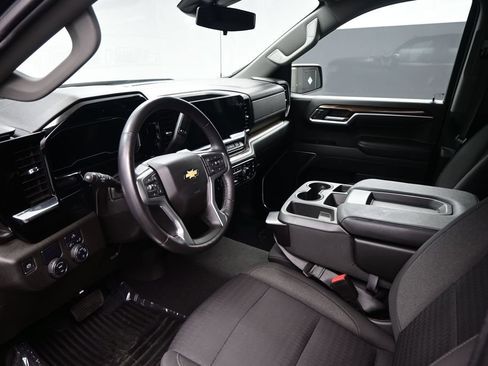 Used 2022 Chevrolet Silverado 1500 LT RWD image 8