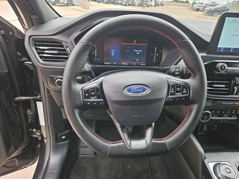 Used 2025 Ford Escape ST-Line FWD image 18