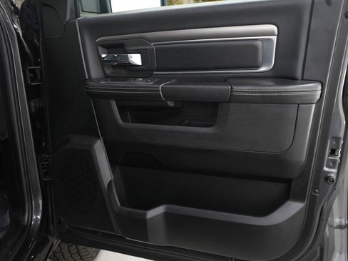 Used 2022 RAM 1500 Classic Warlock image 9