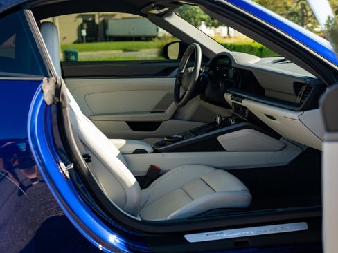 Used 2020 Porsche 911 Carrera 4S image 31