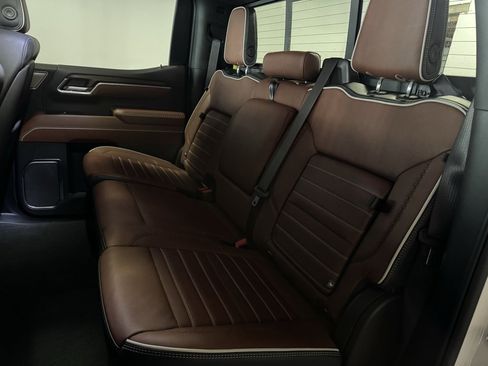 Used 2025 GMC Sierra 1500 Denali Ultimate image 17