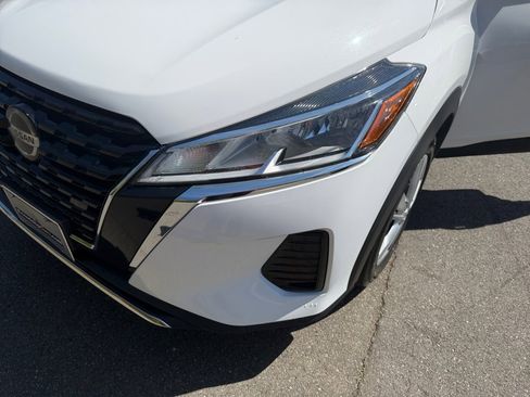 Used 2021 Nissan Kicks S image 26