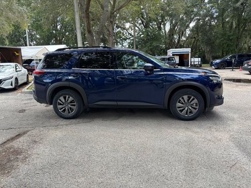 Used 2025 Nissan Pathfinder SV FWD image 14