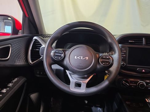 Used 2024 Kia Soul LX w/ Option Group 015 FWD image 11
