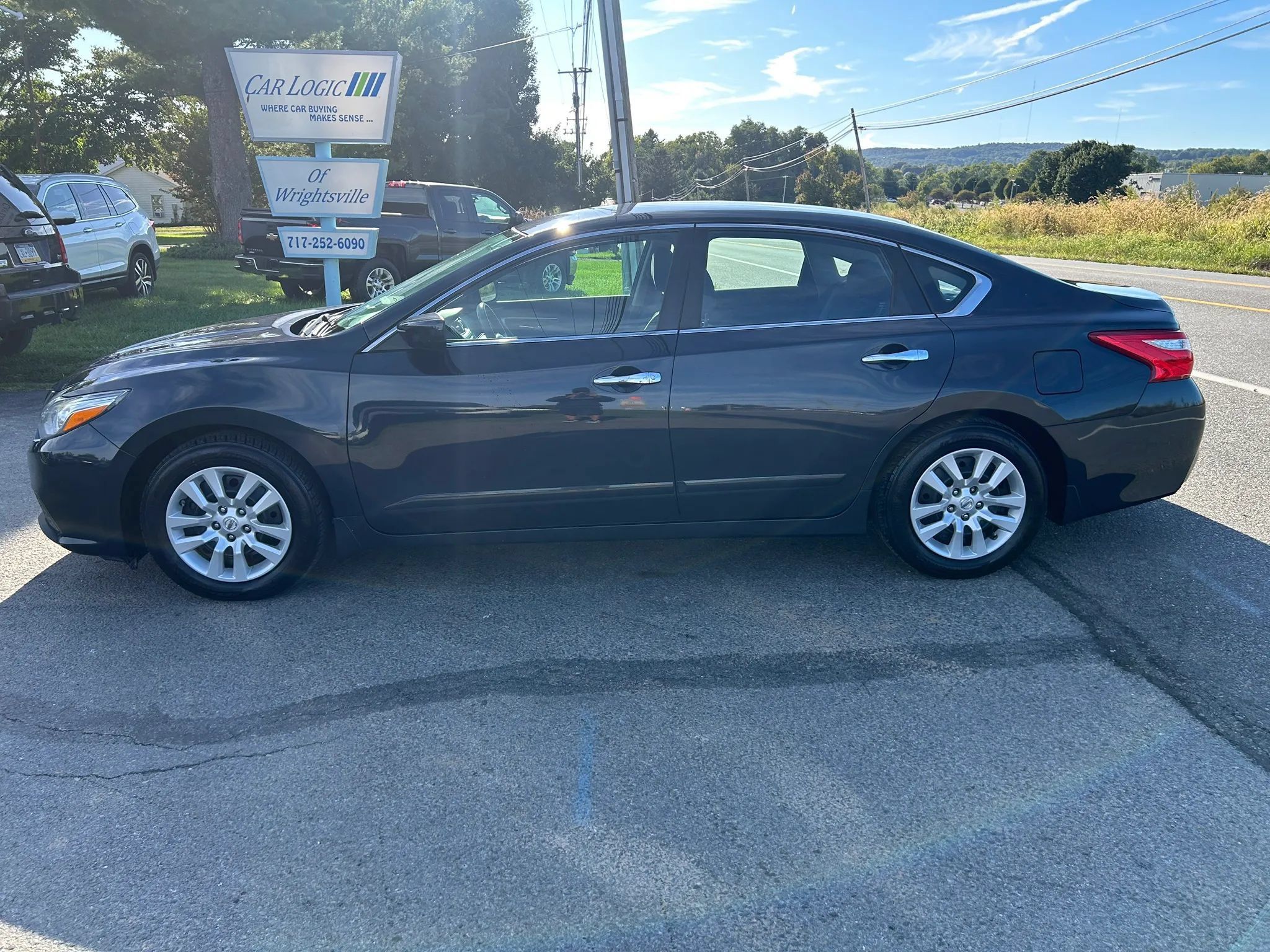 Used 2017 Nissan Altima 2.5 S w/ Power Driver Seat Package FWD image 8