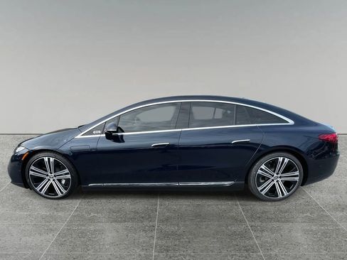 Used 2022 Mercedes-Benz EQS 450+ Sedan image 3