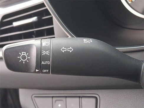 Used 2023 Genesis G70 2.0T image 26