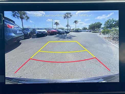 Used 2025 Kia Carnival FWD image 14