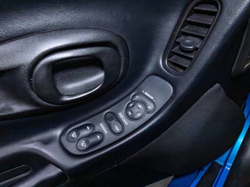 Used 1999 Chevrolet Corvette Coupe RWD image 38