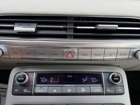 Used 2021 Hyundai Palisade SEL w/ Premium Package image 17