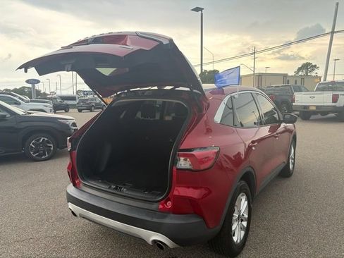Certified 2020 Ford Escape SE FWD image 8