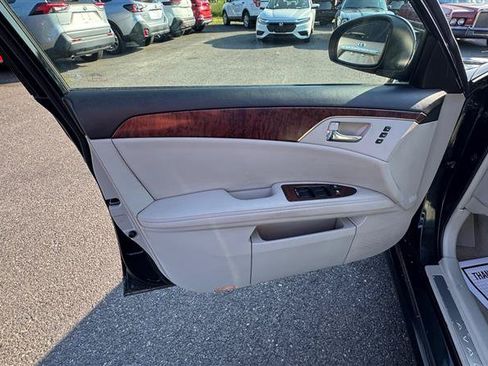 Used 2011 Toyota Avalon Limited FWD image 27