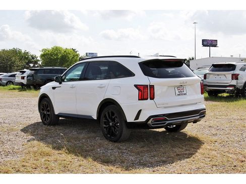 Certified 2023 Kia Sorento SX FWD image 5