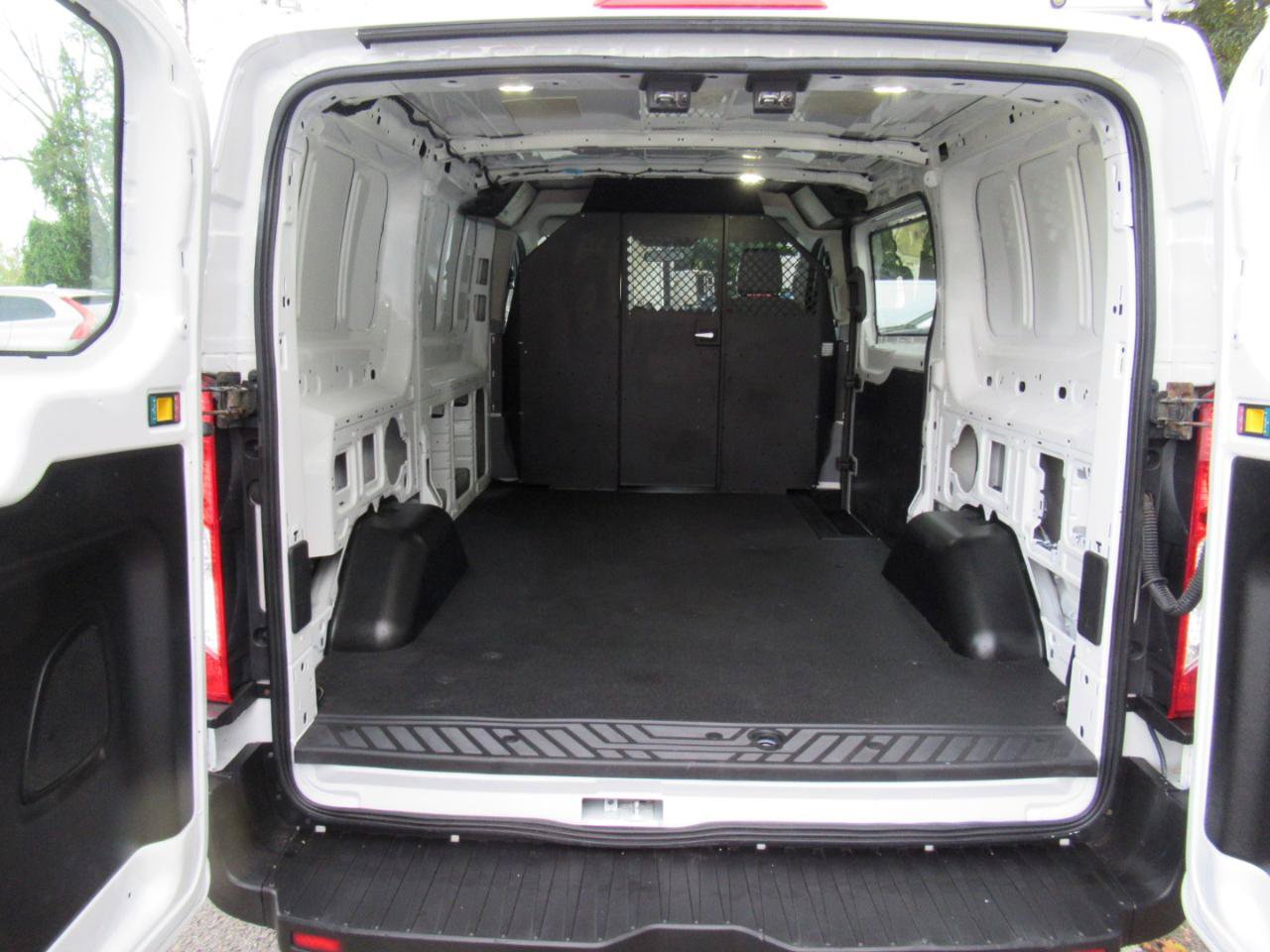 Used 2015 Ford Transit 150 130 Low Roof RWD image 9