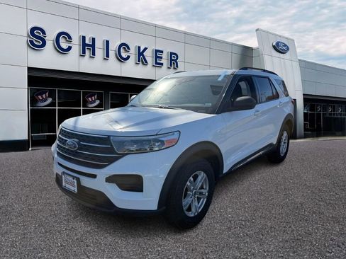 Used 2021 Ford Explorer XLT image 4