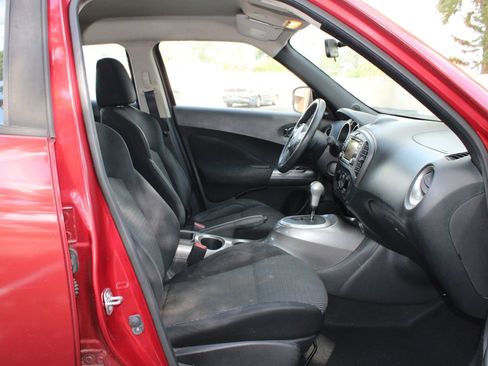 Used 2016 Nissan Juke S FWD image 17