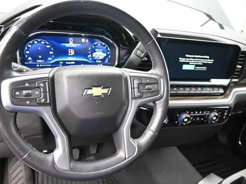 Used 2022 Chevrolet Silverado 1500 LT AWD/4WD image 23