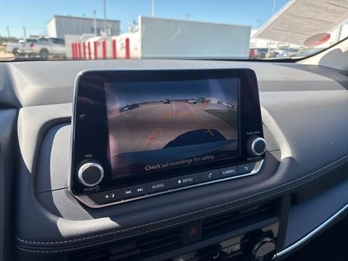 Certified 2025 Nissan Rogue S FWD image 13