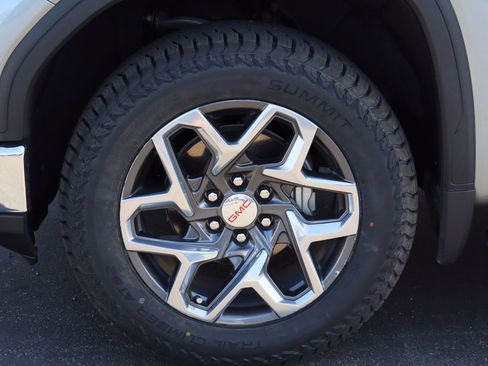 Certified 2023 GMC Sierra 1500 SLT image 30