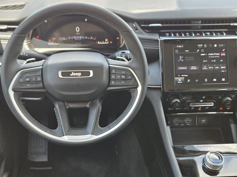Certified 2023 Jeep Grand Cherokee Laredo w/ Luxury Tech Group I AWD/4WD image 24