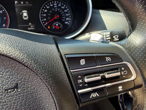 Used 2022 Kia Stinger GT1 RWD image 38
