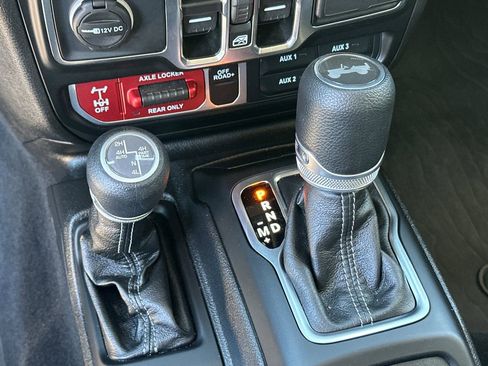 Used 2025 Jeep Wrangler Unlimited Sport S 4xe AWD/4WD image 21