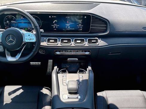 Used 2023 Mercedes-Benz GLS 580 4MATIC image 24
