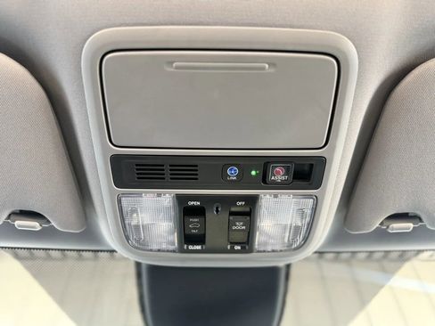 Used 2024 Honda Odyssey Elite image 41