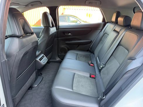 Used 2024 Nissan Ariya AWD image 16