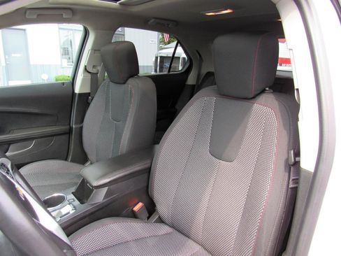 Used 2017 Chevrolet Equinox LT AWD/4WD image 16