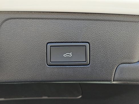 New 2026 Volkswagen Atlas Cross Sport SEL R-Line image 8