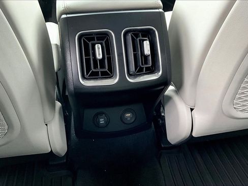 Used 2023 Kia Sorento S w/ Panoramic Sunroof Package AWD/4WD image 10