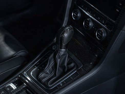 Used 2019 Volkswagen Golf R 4-Door image 63