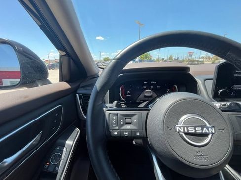Used 2023 Nissan Rogue Platinum w/ Platinum Premium Package AWD/4WD image 11