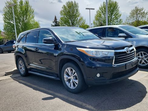 Used 2015 Toyota Highlander Plus AWD/4WD image 3